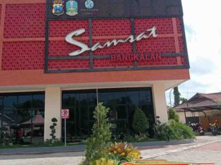 PHL Berinisial “A” di Cek Fisik Samsat Bangkalan Disorot, Dinilai Berpotensi Langgar Prinsip UUD 1945