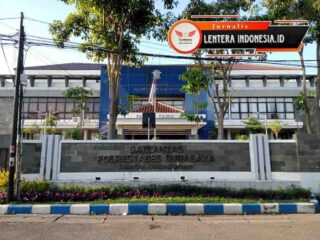 Diduga Oknum Satlantas Polrestabes Surabaya Meminta Uang Kepada Supir Truck