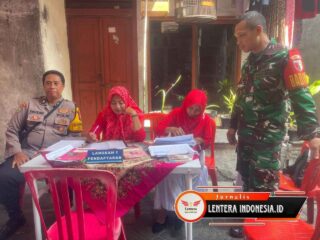 Bhabinkamtibmas dan Babinsa Kelurahan Gundih Pantau Kegiatan Posyandu, Sampaikan Pesan Kamtibmas kepada Warga