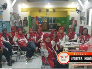 Setiap Jumat, KSH RW 04 Gundih Aktif Pantau Jentik di Rumah Warga